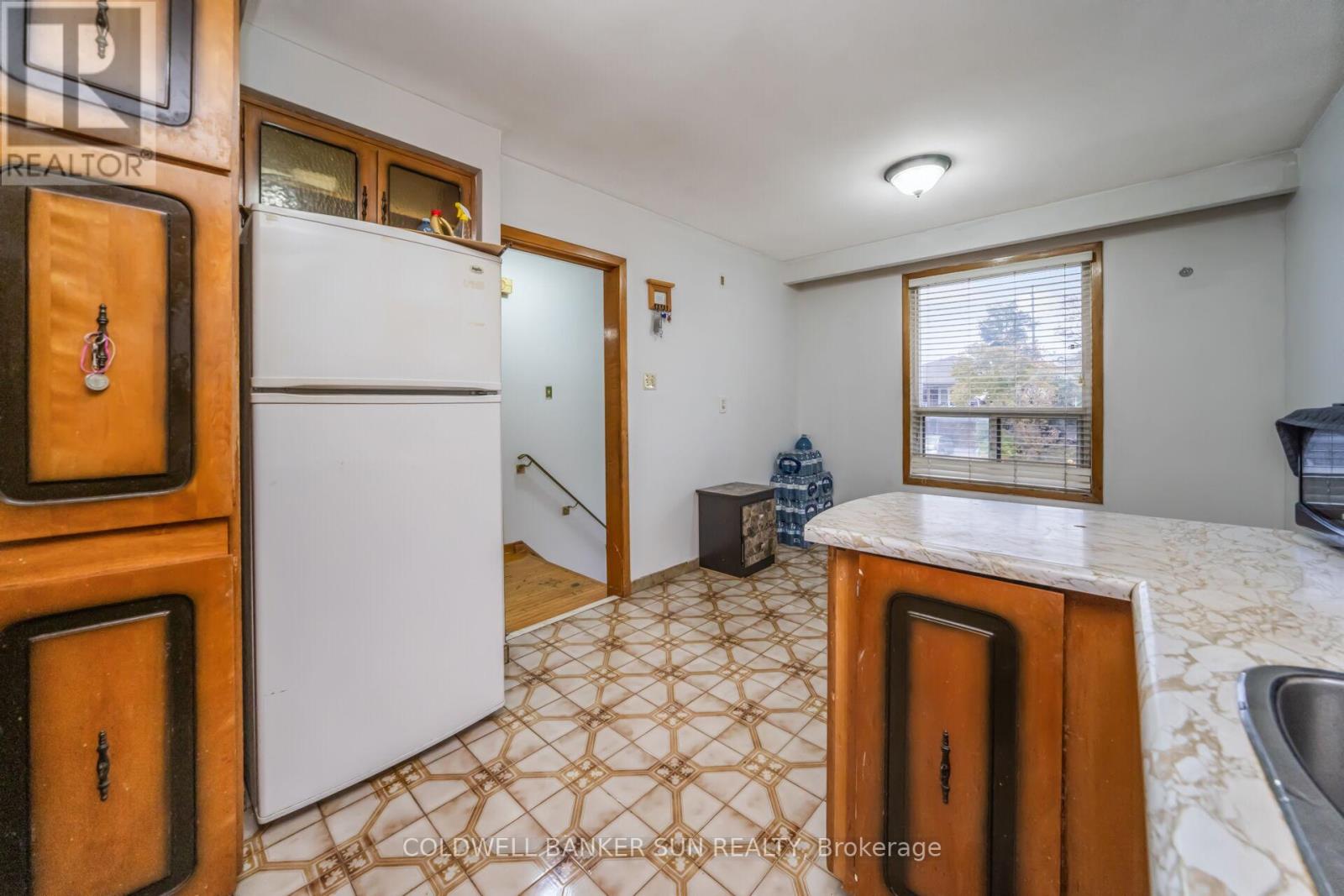 69 Songwood Drive, Toronto, Ontario  M9M 1X4 - Photo 14 - W12627600