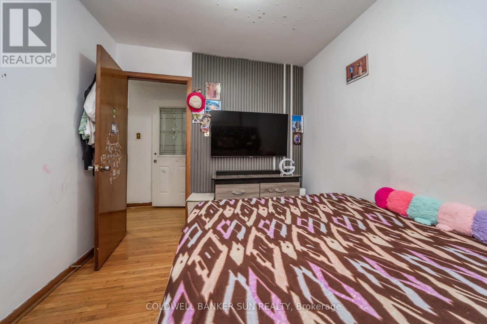 69 Songwood Drive, Toronto, Ontario  M9M 1X4 - Photo 20 - W12627600