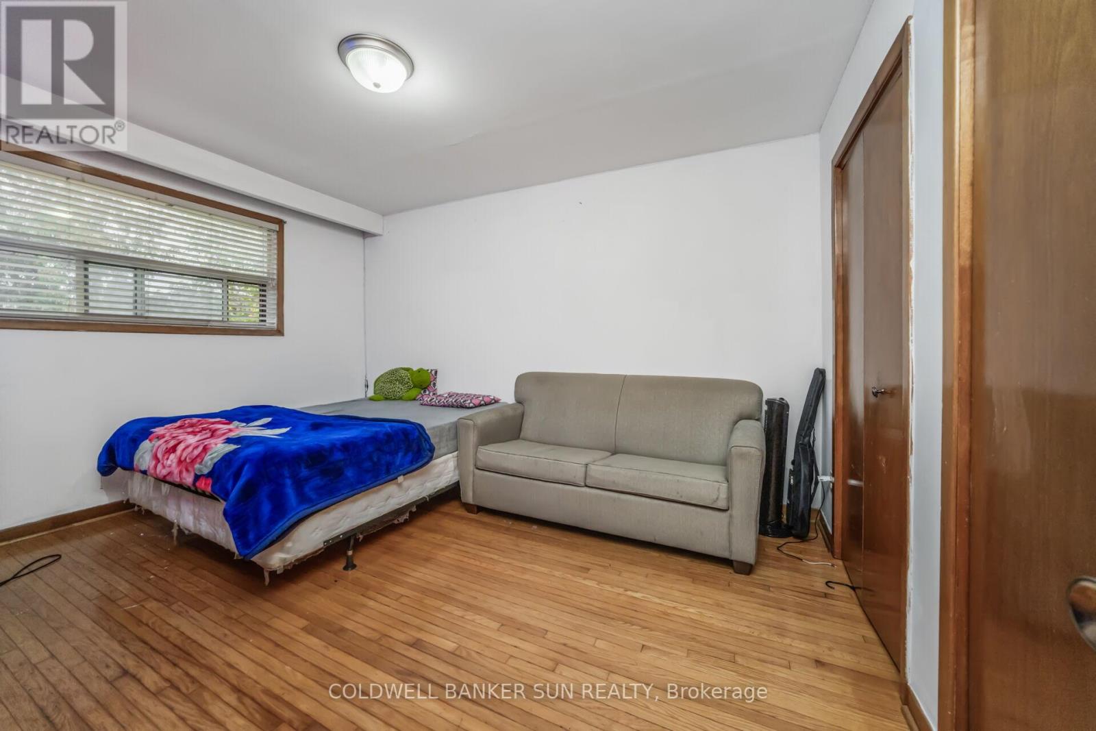 69 Songwood Drive, Toronto, Ontario  M9M 1X4 - Photo 21 - W12627600