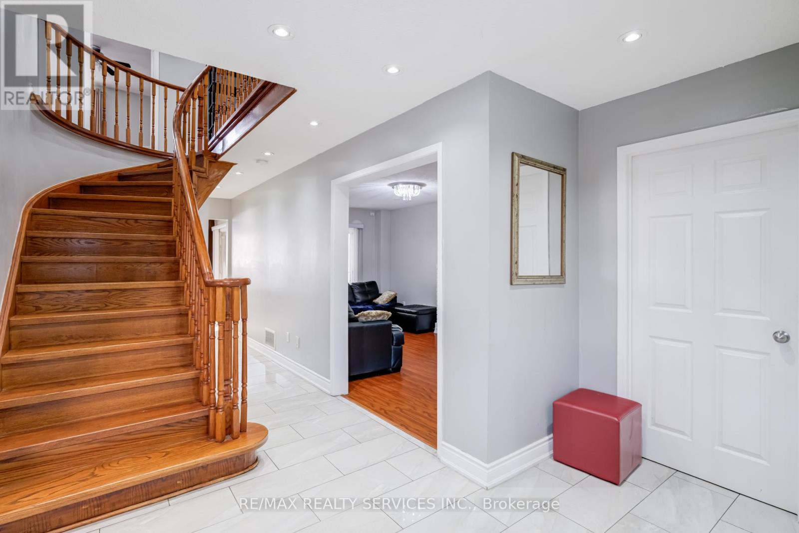 123 Flowertown Avenue, Brampton, Ontario  L6X 3Y7 - Photo 5 - W12627642