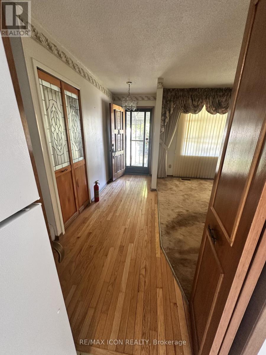 114 Archer Crescent, London South, Ontario  N6E 2A5 - Photo 10 - X12627662