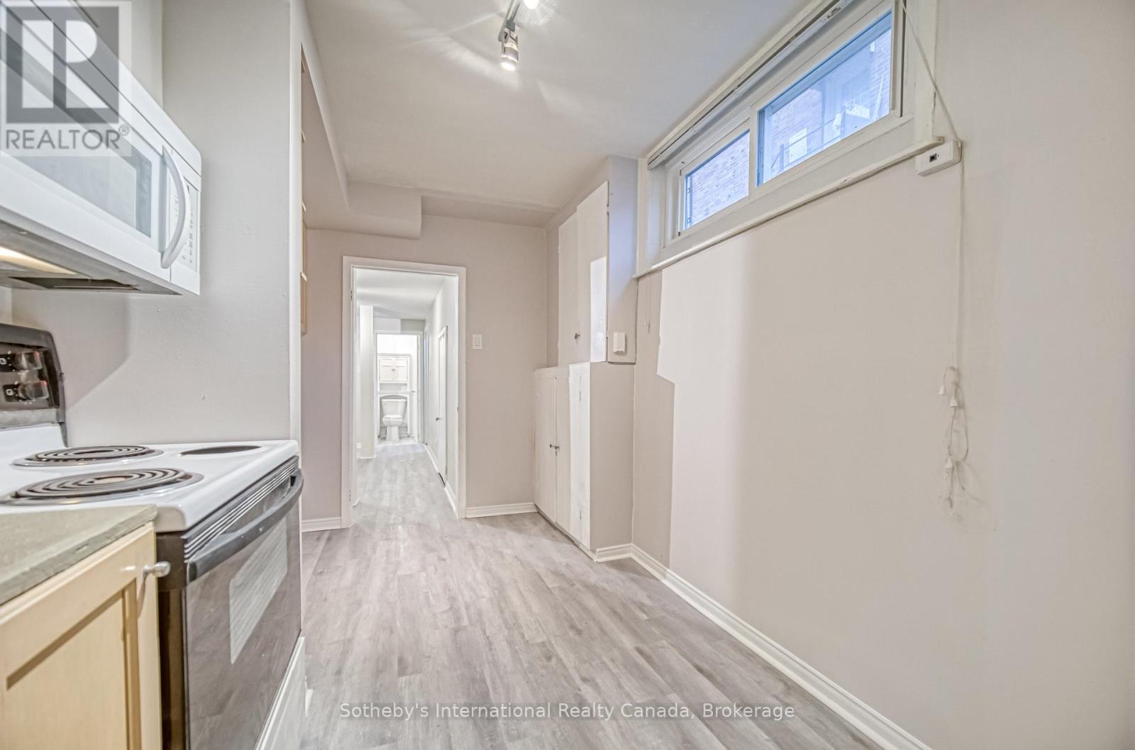 Lower - 35 Bellhaven Road, Toronto (Woodbine Corridor), Ontario  M4L 3J4 - Photo 10 - E12627664