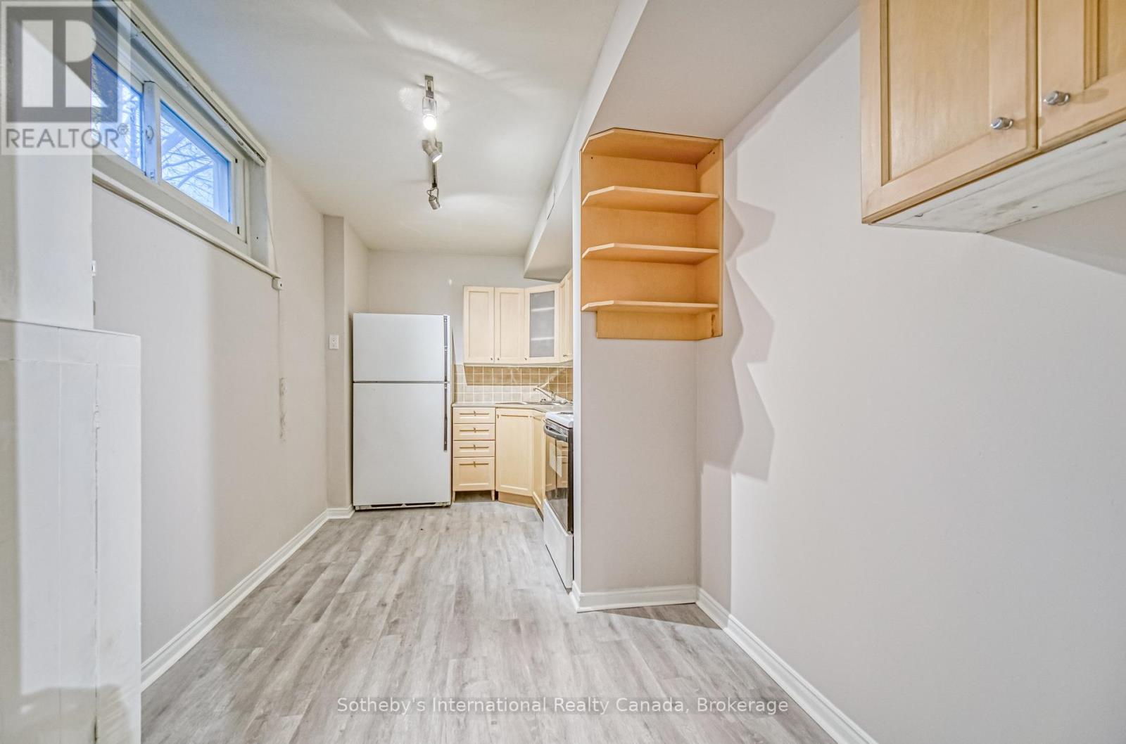 Lower - 35 Bellhaven Road, Toronto (Woodbine Corridor), Ontario  M4L 3J4 - Photo 8 - E12627664
