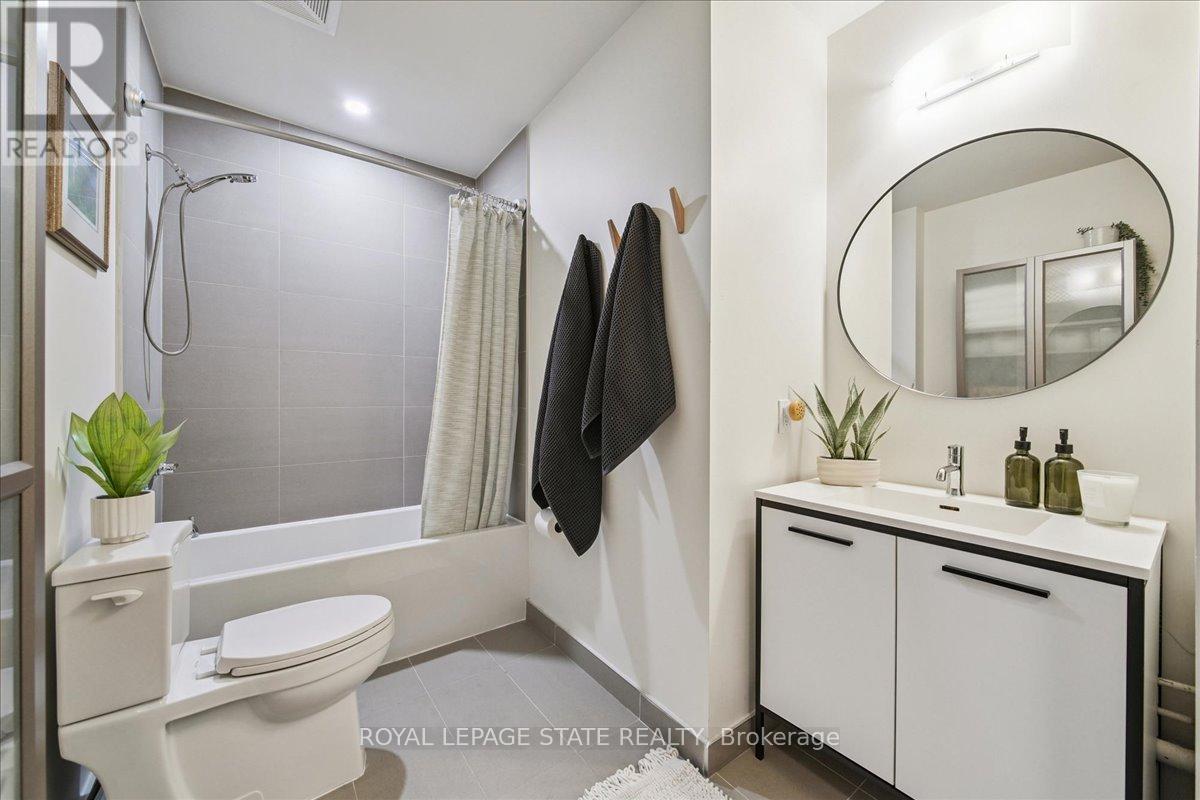 1901 - 385 Winston Road, Grimsby, Ontario L3M 4E8 - Photo 13 - X12627608