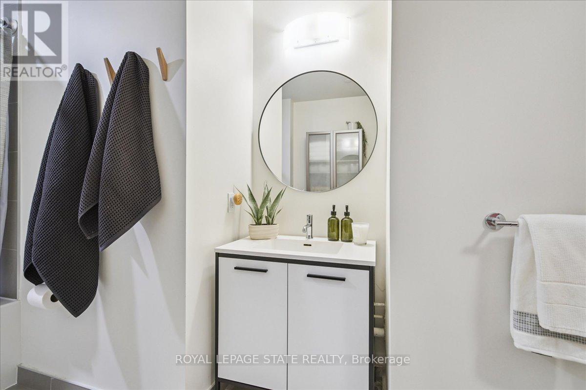 1901 - 385 Winston Road, Grimsby, Ontario L3M 4E8 - Photo 14 - X12627608