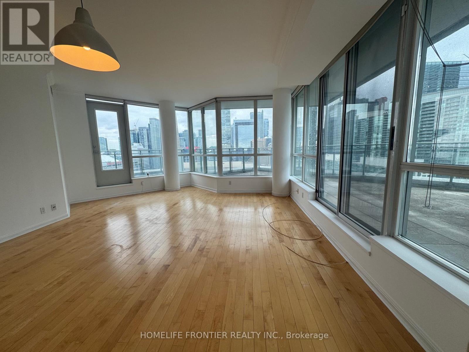 2609 - 230 Queens Quay W, Toronto, Ontario M5J 2X1 - Photo 2 - C12576706