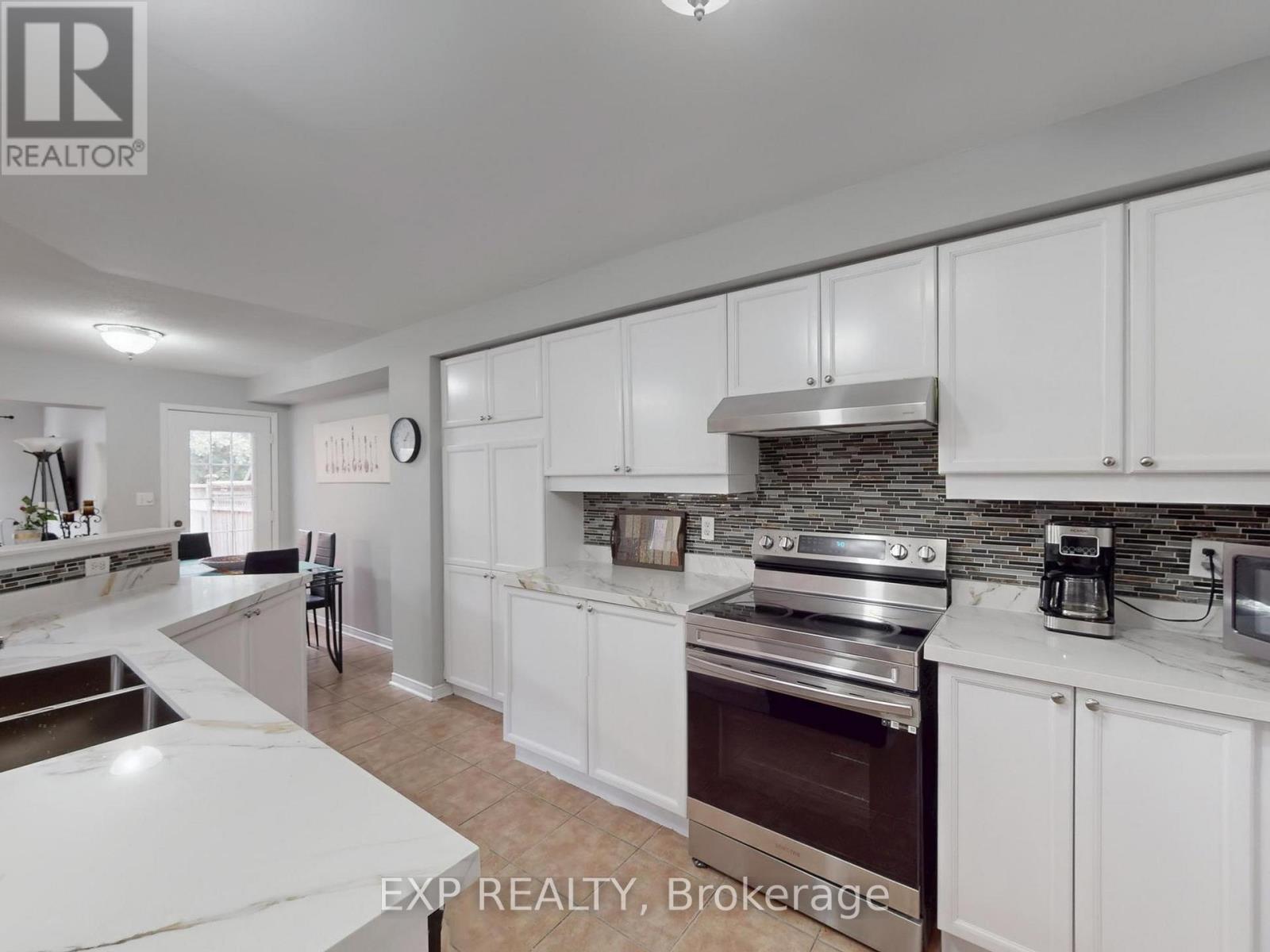 3896 Lacman Trail, Mississauga, Ontario  L5M 6N8 - Photo 17 - W12626866