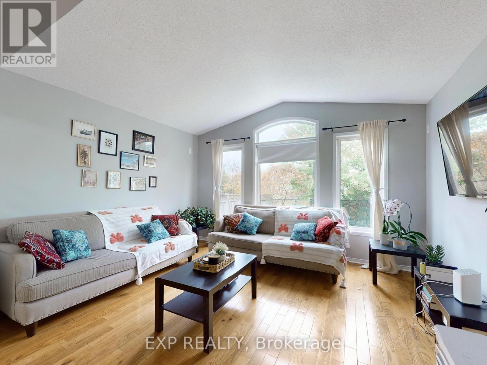 3896 Lacman Trail, Mississauga, Ontario  L5M 6N8 - Photo 9 - W12626866