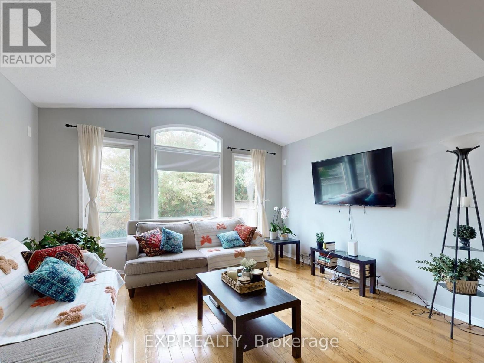 3896 Lacman Trail, Mississauga, Ontario  L5M 6N8 - Photo 8 - W12626866