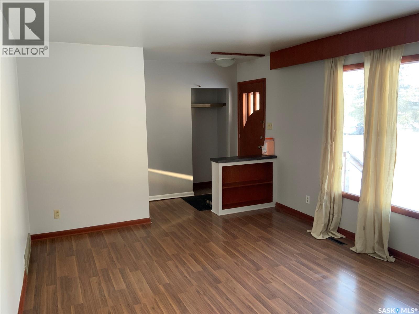 1320 J Avenue N, Saskatoon, Saskatchewan  S7L 2L8 - Photo 2 - SK025523