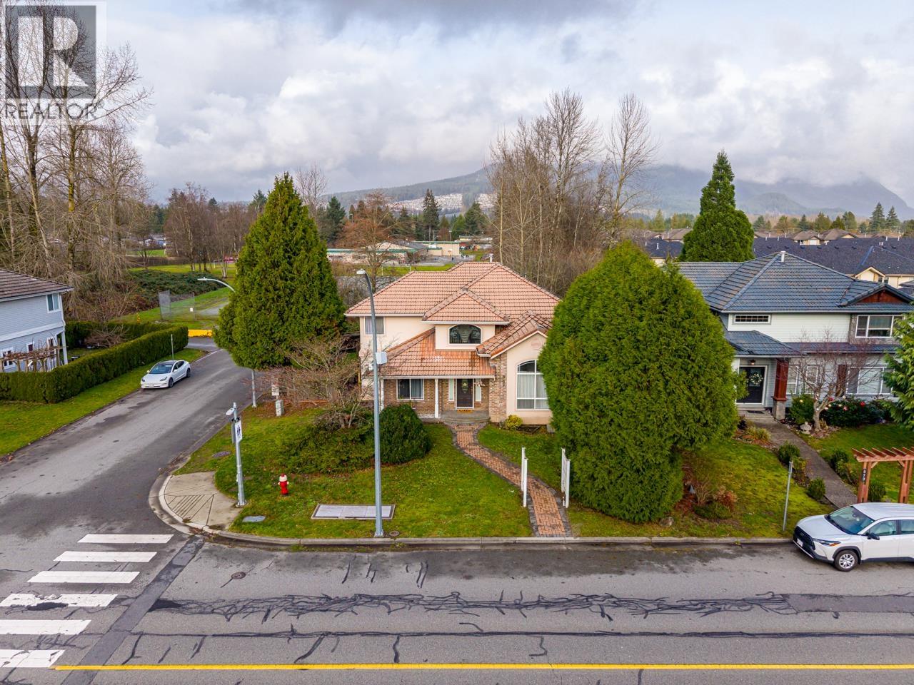 887 Riverside Drive, Port Coquitlam, British Columbia  V3B 7T6 - Photo 34 - R3073055