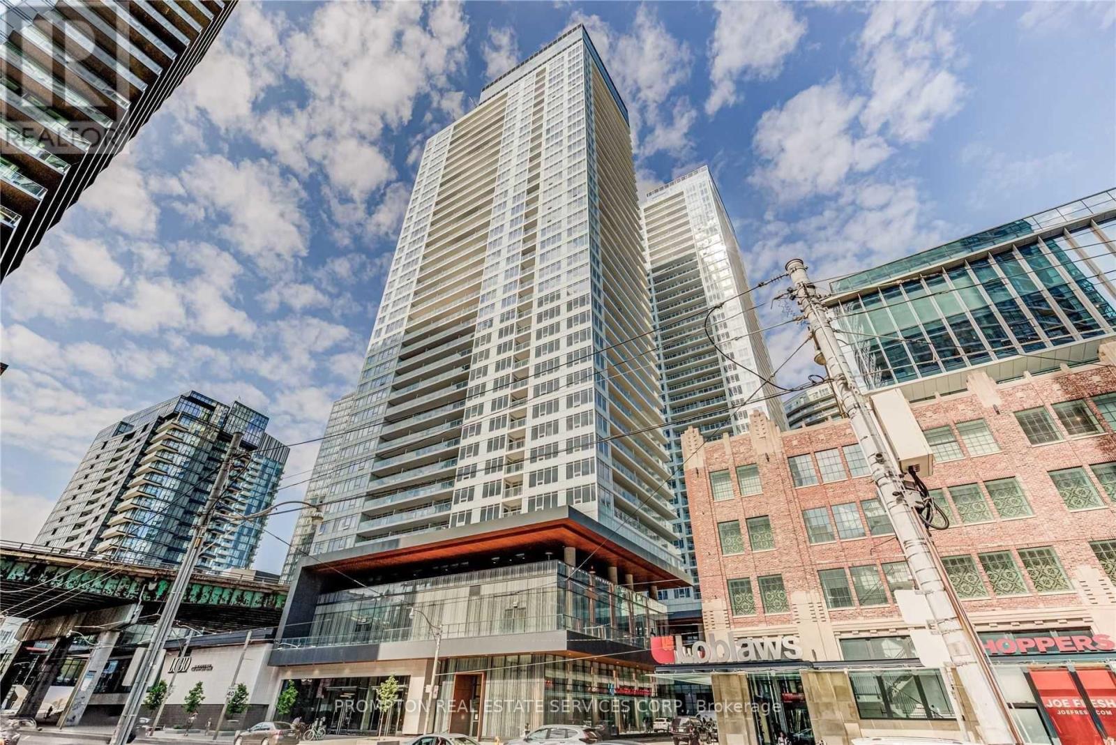 1011 - 19 BATHURST STREET, Toronto, Ontario