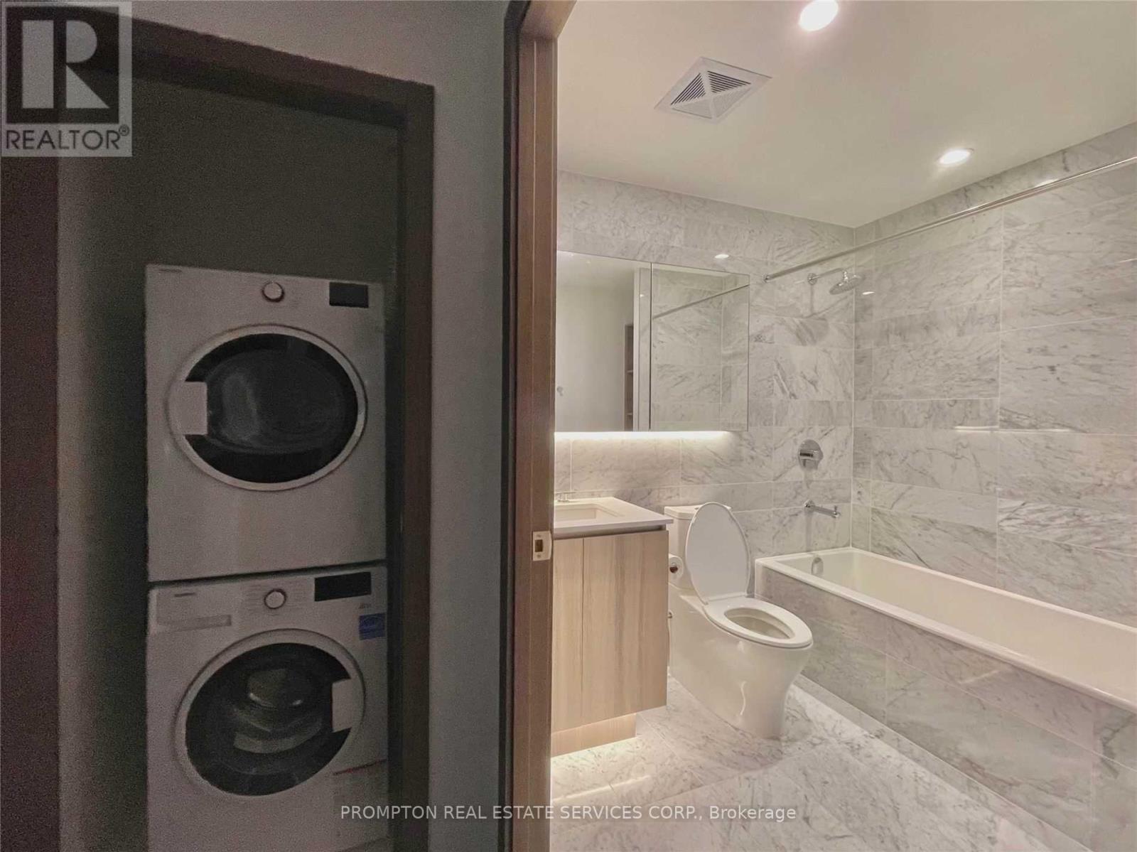 1011 - 19 Bathurst Street, Toronto (Waterfront Communities), Ontario  M5V 0N2 - Photo 7 - C12627770