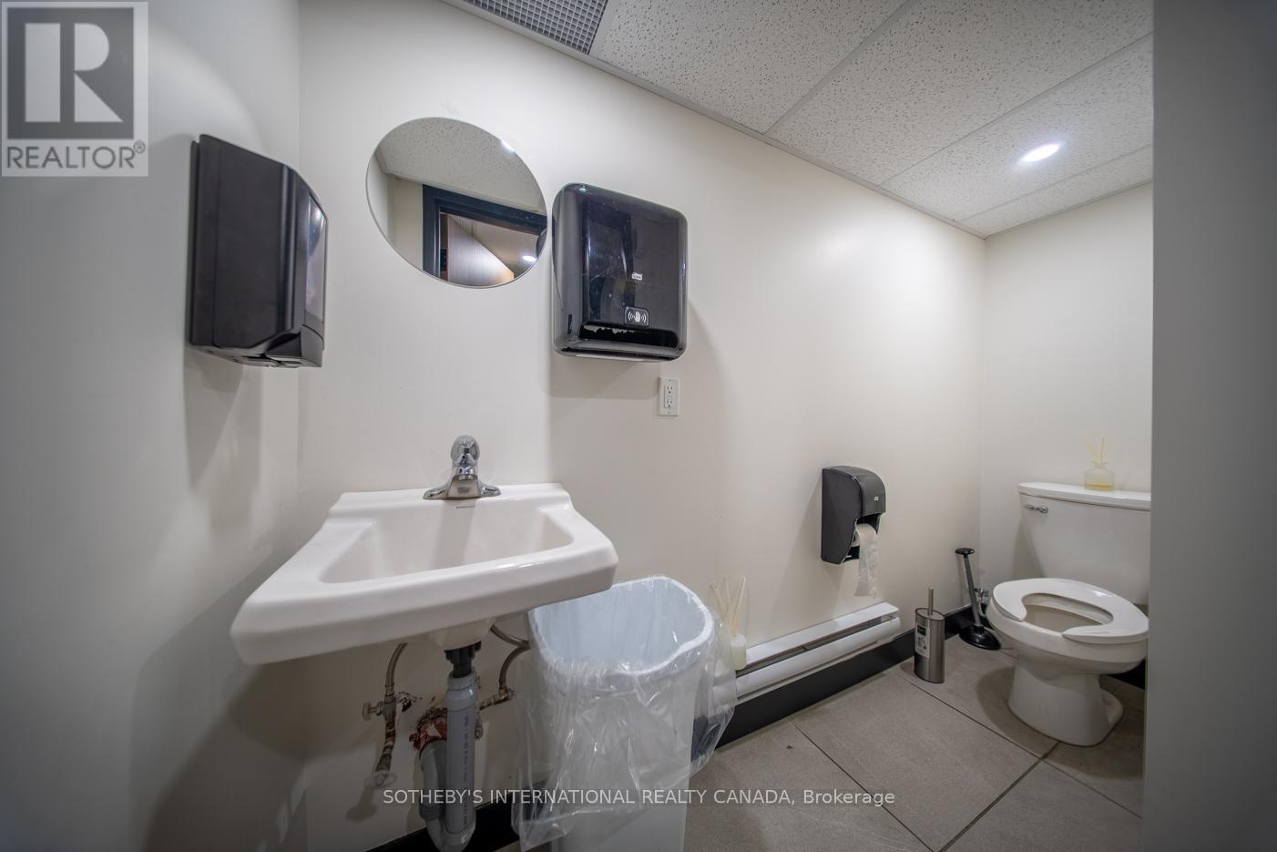 31 Elm Street, Toronto, Ontario  M5G 1H1 - Photo 16 - C12627794