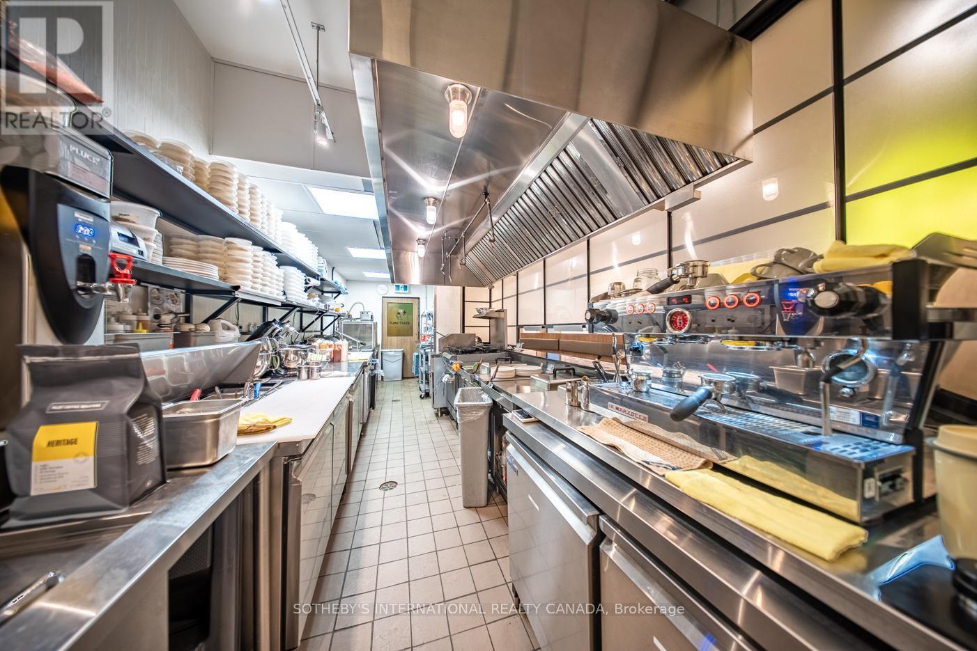 31 Elm Street, Toronto, Ontario  M5G 1H1 - Photo 17 - C12627794