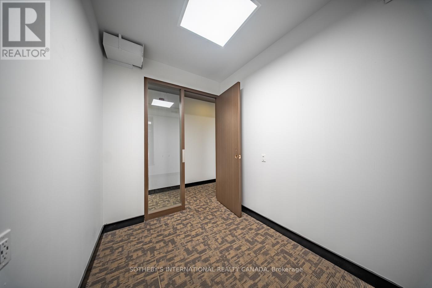 31 Elm Street, Toronto, Ontario  M5G 1H1 - Photo 23 - C12627794