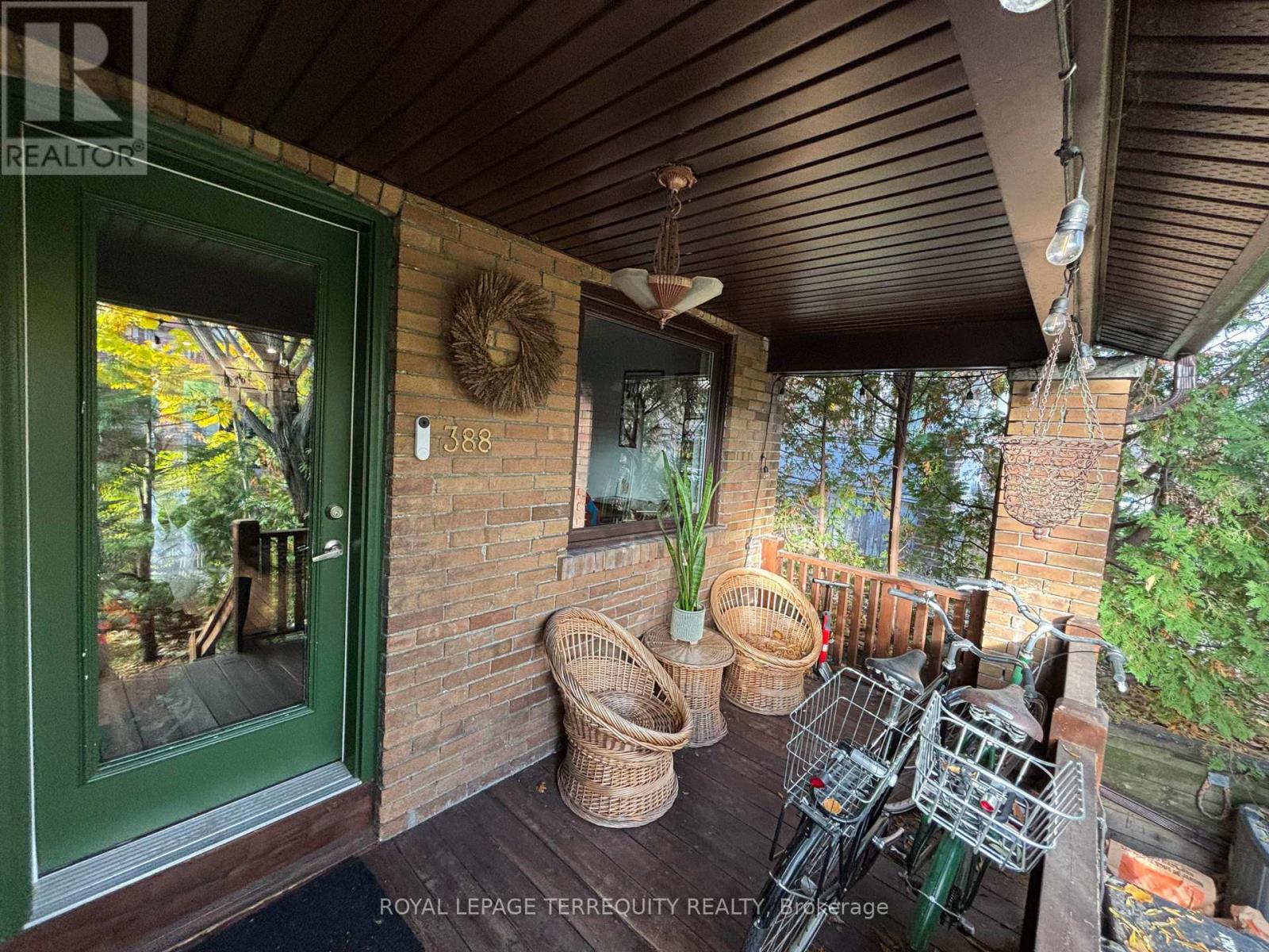 388 Ashdale Avenue, Toronto, Ontario  M4L 2Z2 - Photo 4 - E12627670