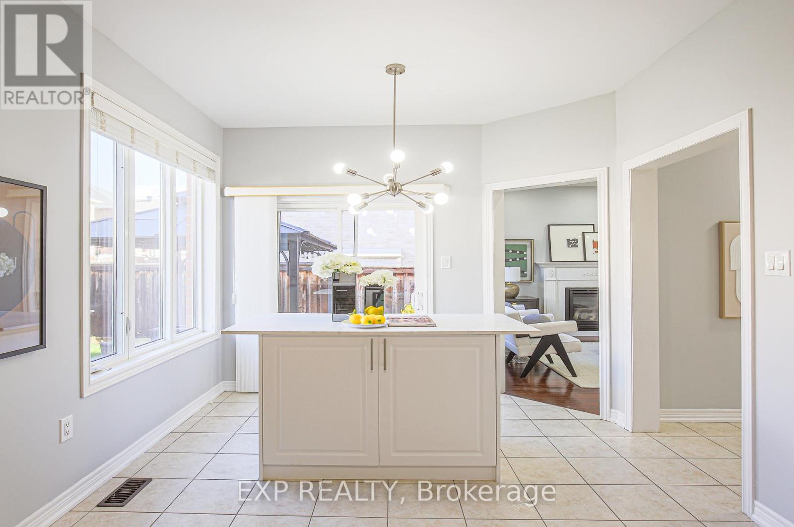 67 Pineforest Place, Markham, Ontario  L6E 2B1 - Photo 12 - N12627690