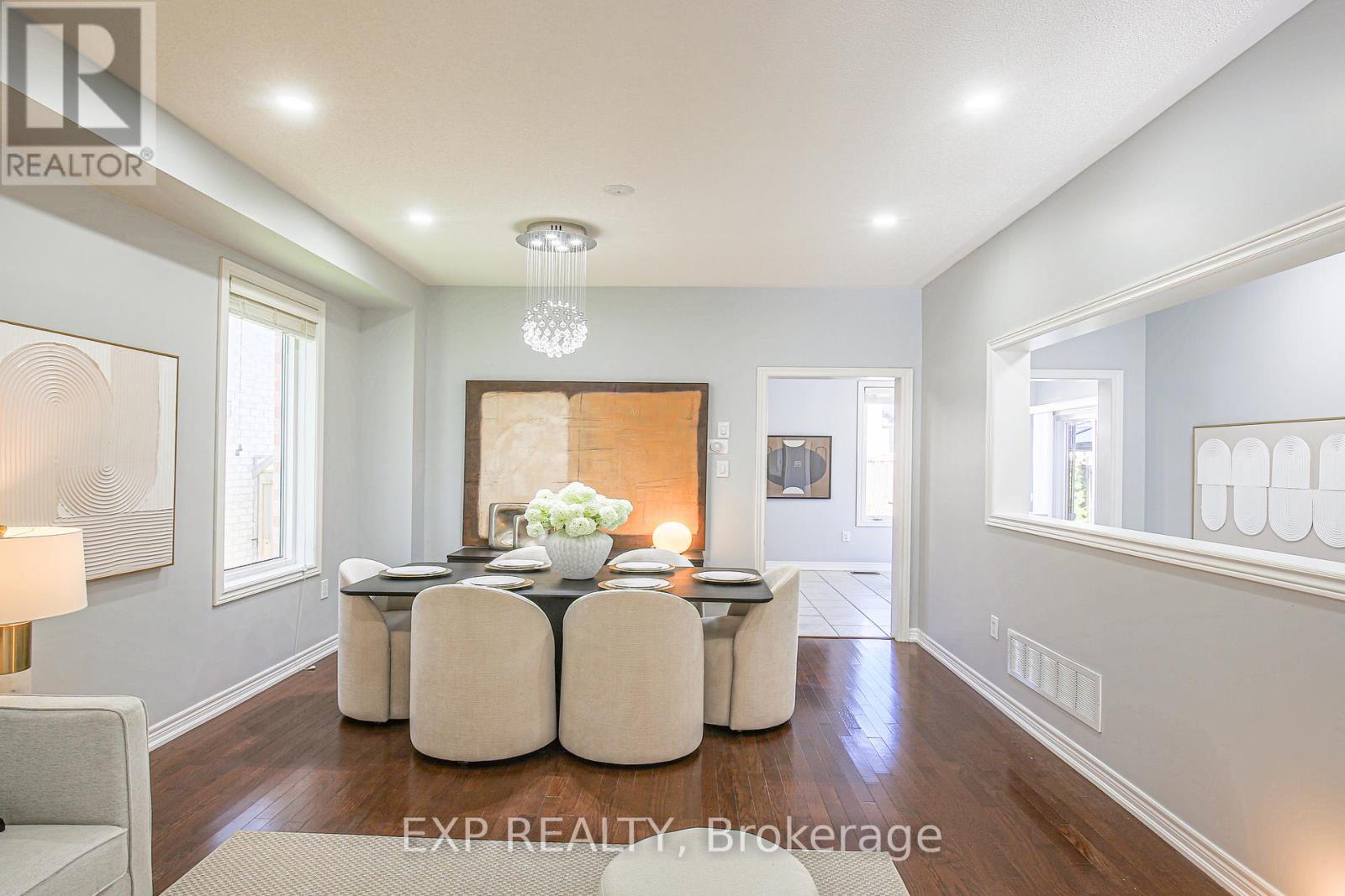 67 Pineforest Place, Markham, Ontario  L6E 2B1 - Photo 3 - N12627690