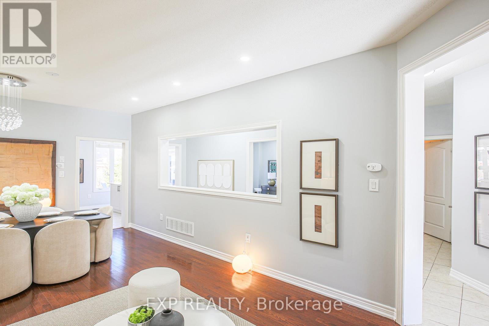 67 Pineforest Place, Markham, Ontario  L6E 2B1 - Photo 4 - N12627690