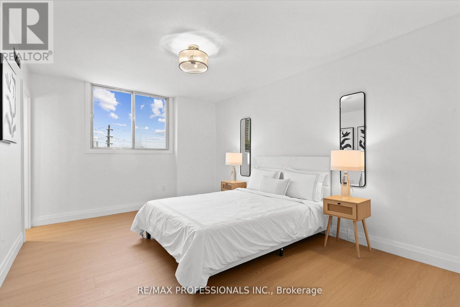 508 - 820 Burnhamthorpe Road, Toronto, Ontario  M9C 4W2 - Photo 13 - W12627652