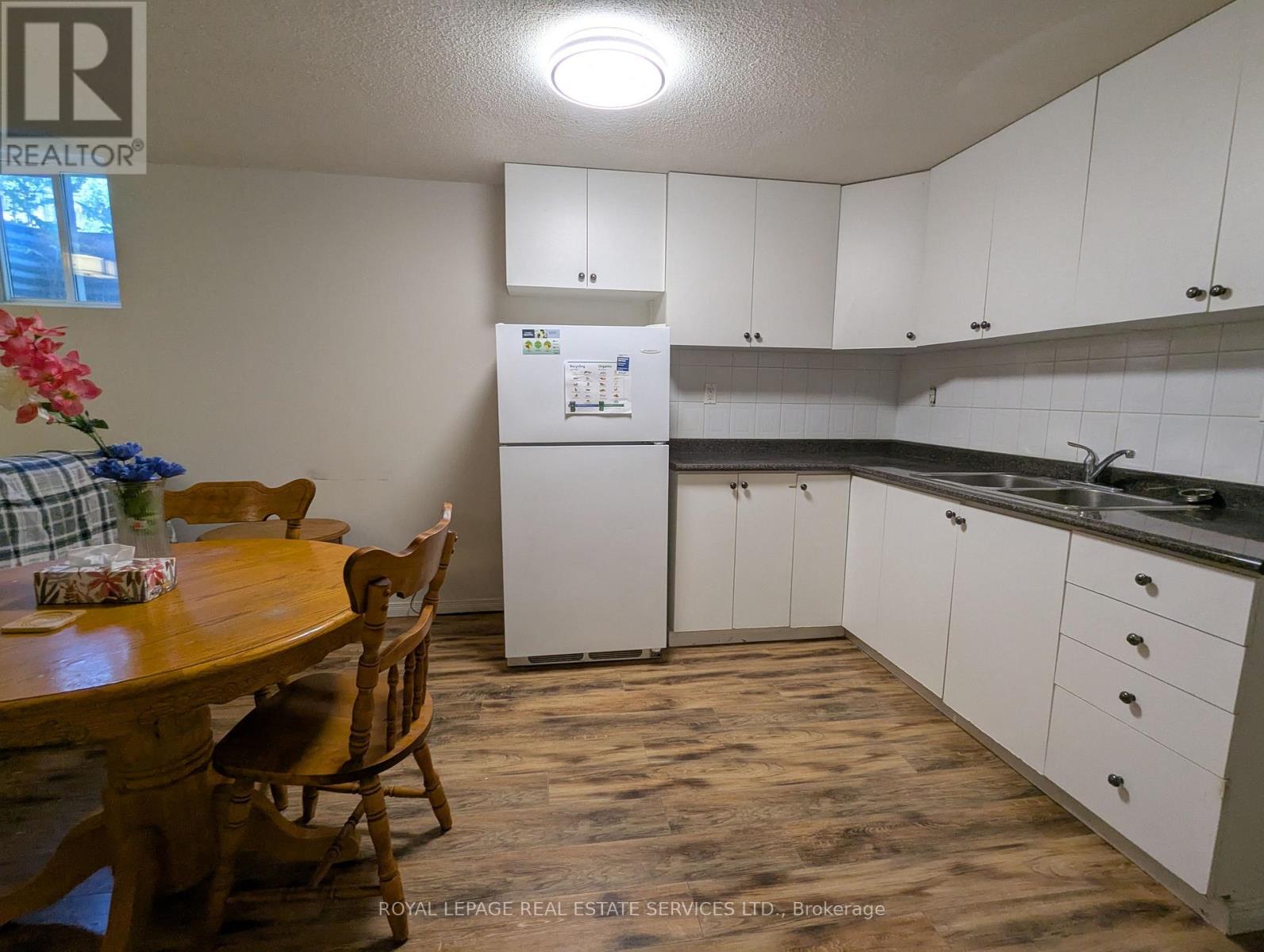 Bsmt - 6053 Leeside Crescent, Mississauga, Ontario  L5M 5K6 - Photo 3 - W12627674