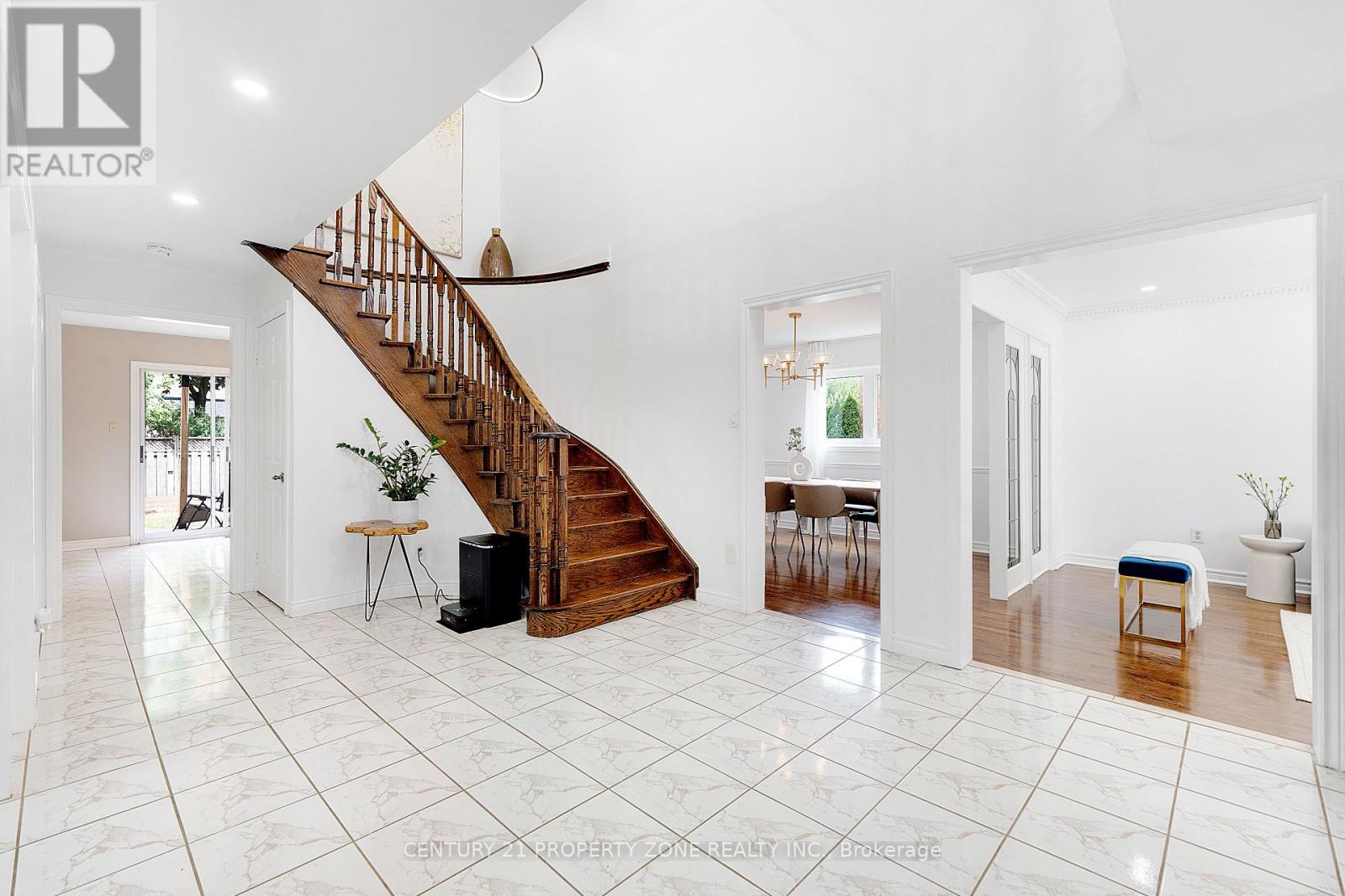 380 Summerchase Drive, Oakville, Ontario  L6H 5T7 - Photo 10 - W12627678