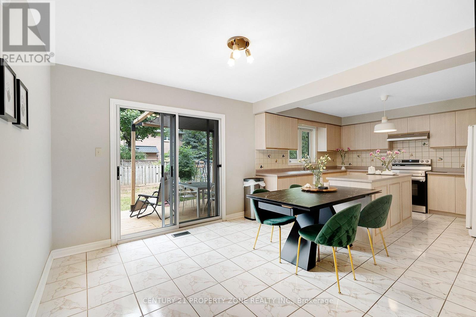 380 Summerchase Drive, Oakville, Ontario  L6H 5T7 - Photo 19 - W12627678