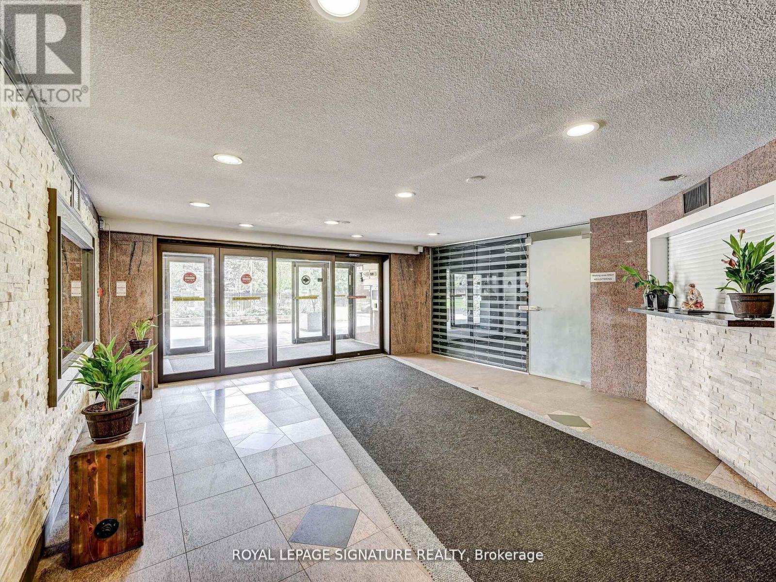 1411 - 4 Lisa Street, Brampton, Ontario  L6T 4B6 - Photo 3 - W12627692