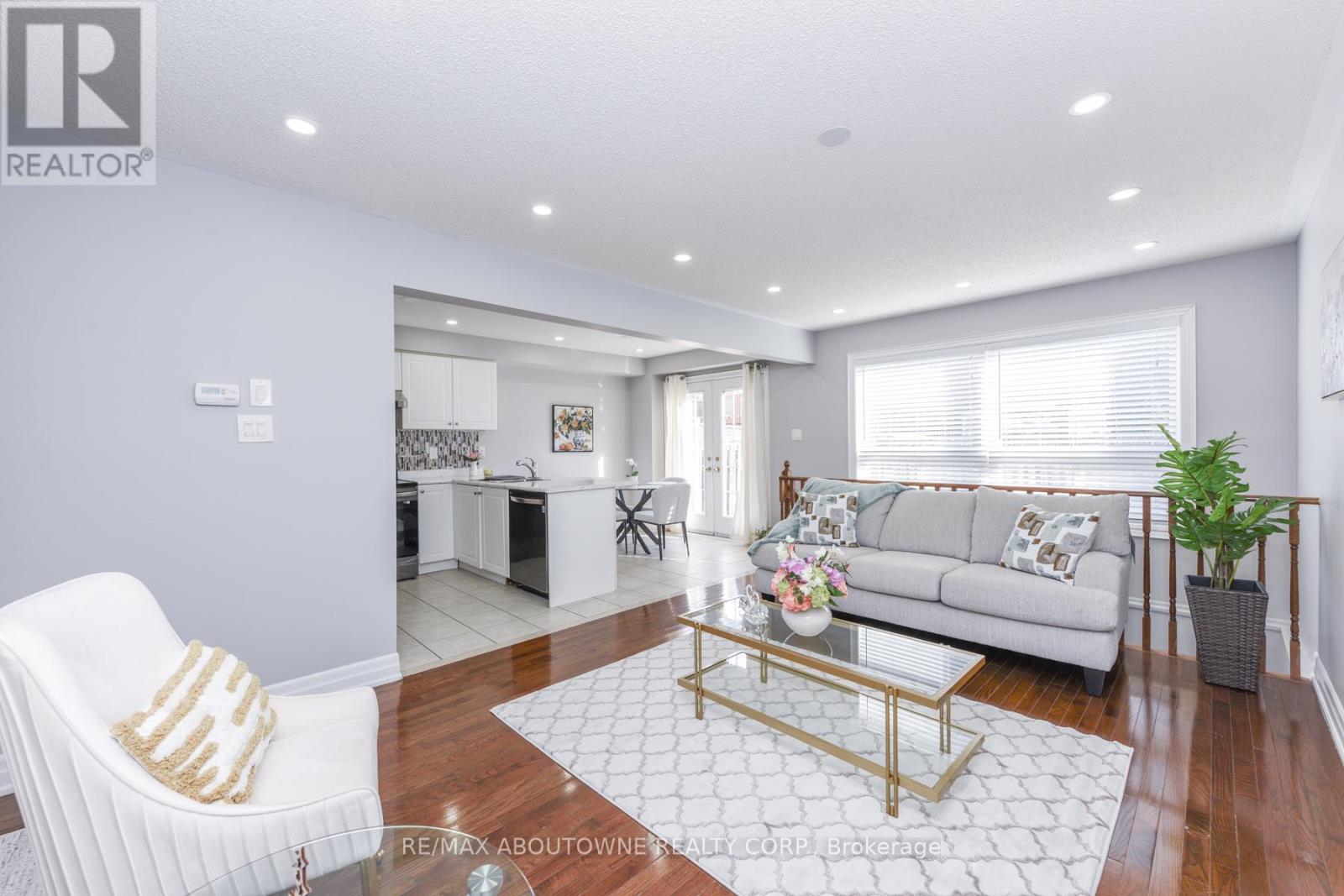 32 Lockheed Crescent, Brampton, Ontario  L7A 3G2 - Photo 12 - W12627764