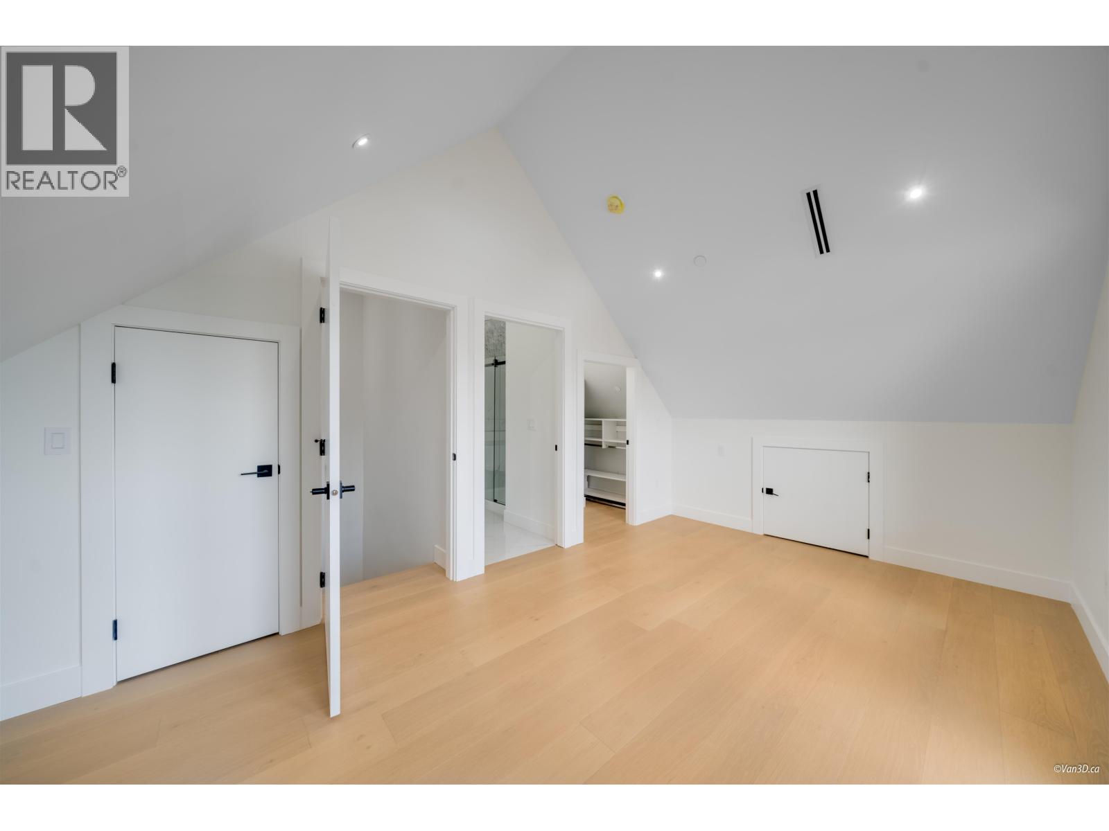 2 4463 Walden Street, Vancouver, British Columbia  V5V 3S4 - Photo 35 - R3073338