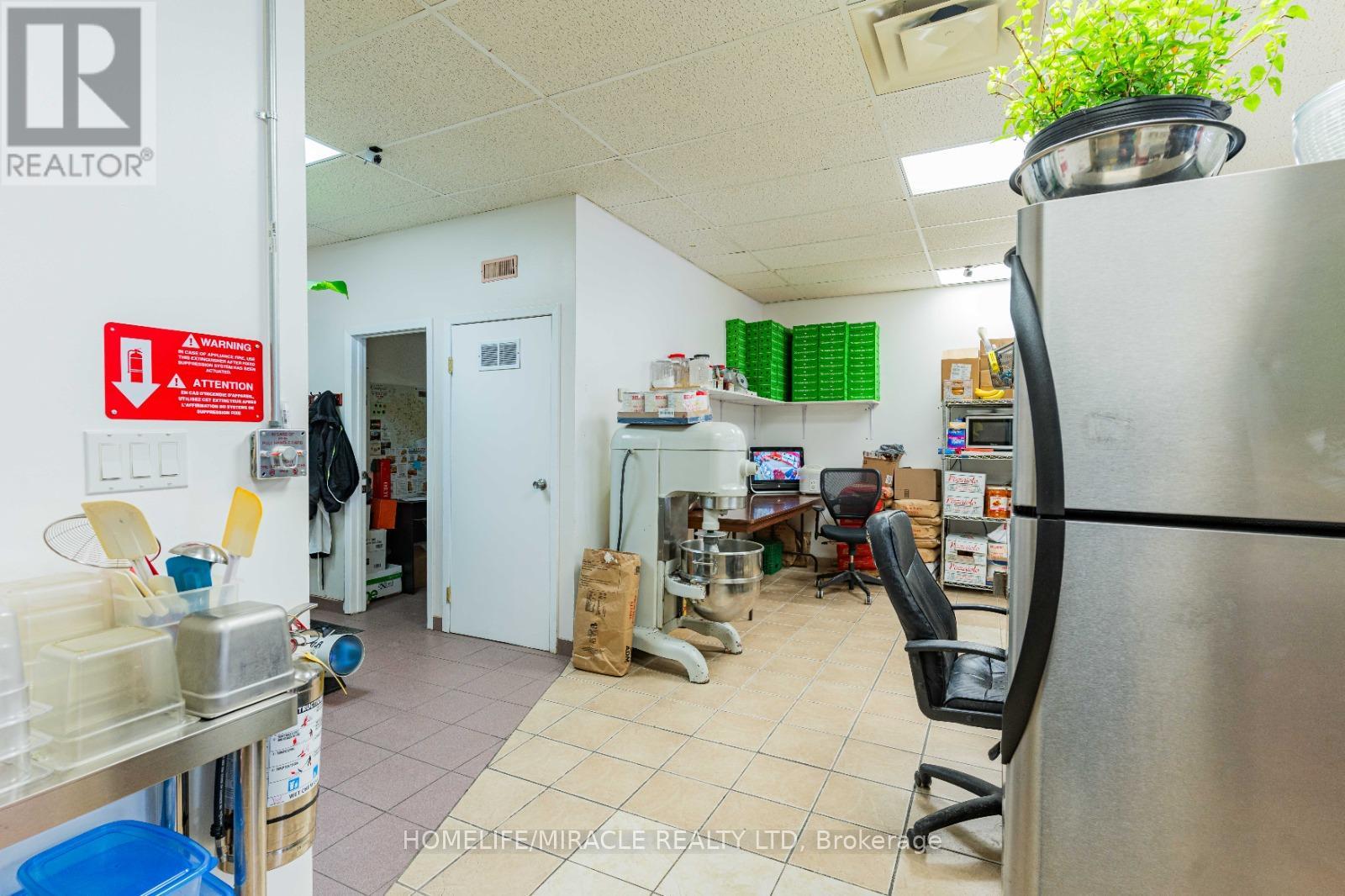 6 - 112 Oriole Parkway, Woolwich, Ontario  N3B 1C5 - Photo 21 - X12627672