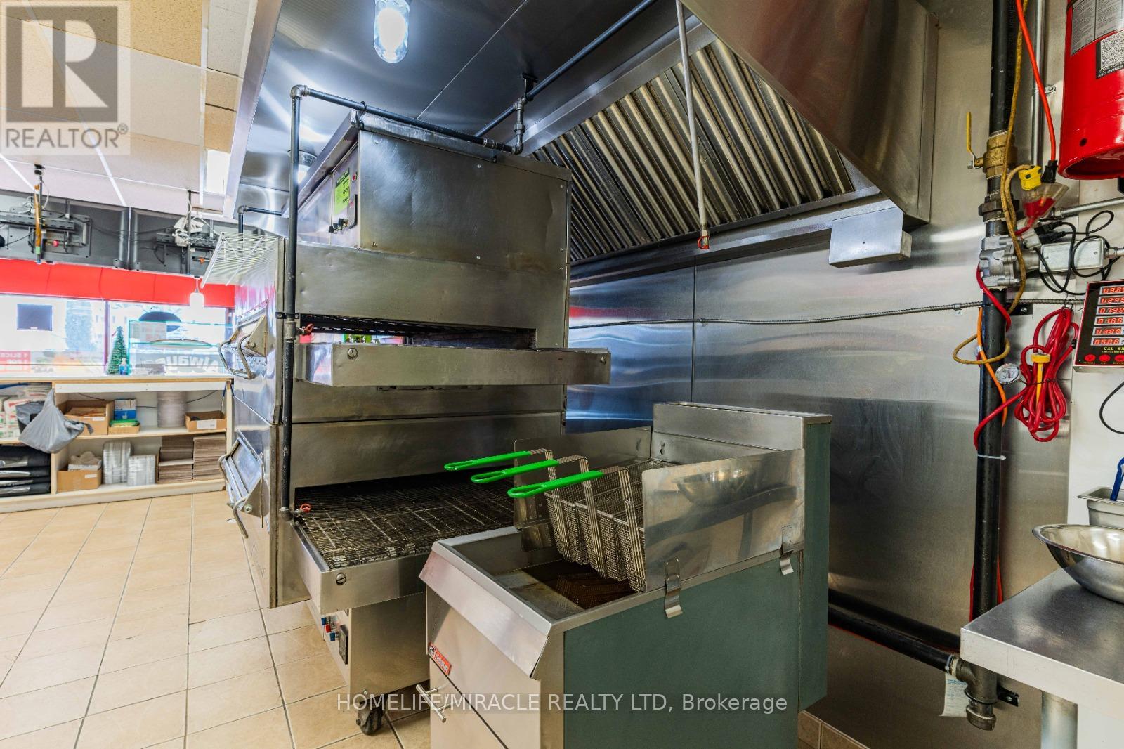 6 - 112 Oriole Parkway, Woolwich, Ontario  N3B 1C5 - Photo 28 - X12627672