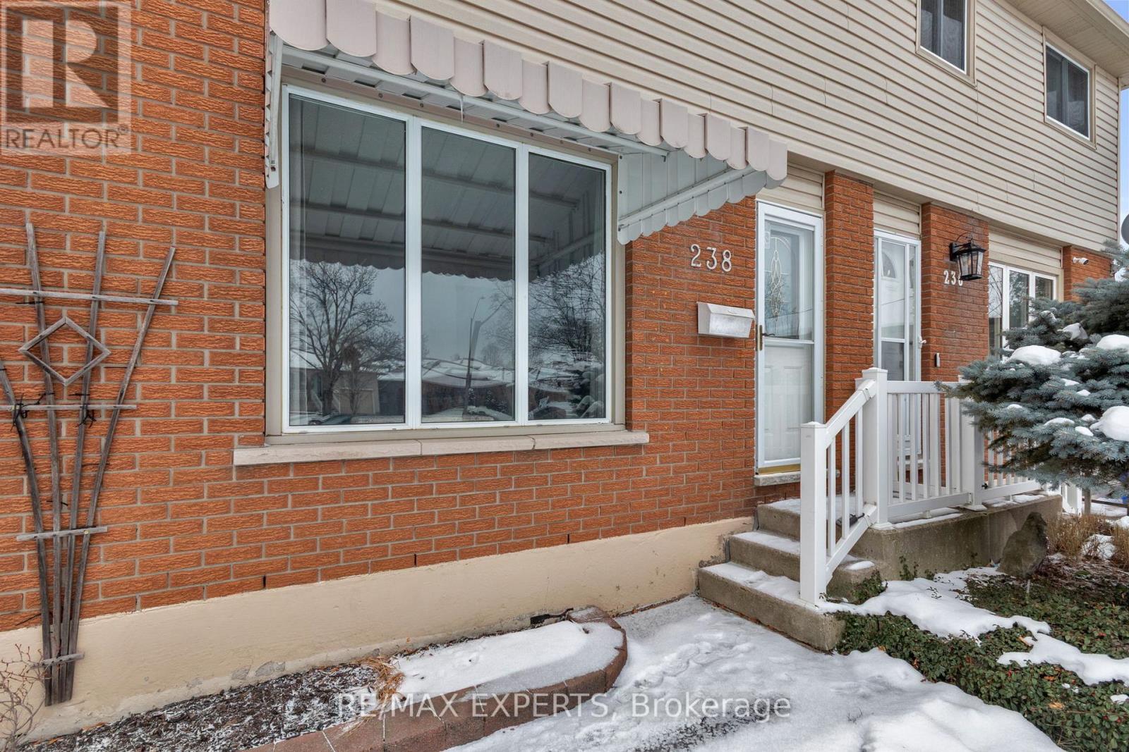 238 Lawnhurst Court, Hamilton, Ontario  L8V 4R4 - Photo 5 - X12627694