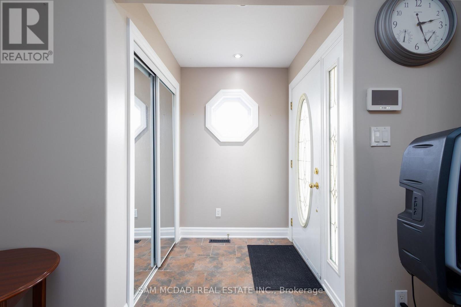 9747 Regional Road 20, Grimsby, Ontario  L0R 2A0 - Photo 3 - X12627768