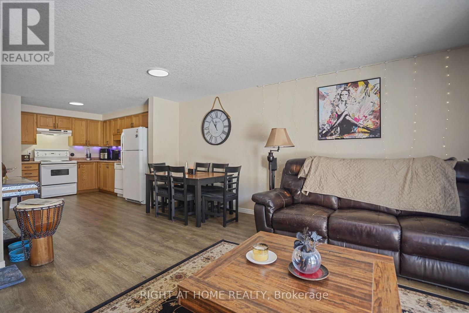 153 Donnenwerth Drive, Kitchener, Ontario  N2E 4C8 - Photo 5 - X12627804