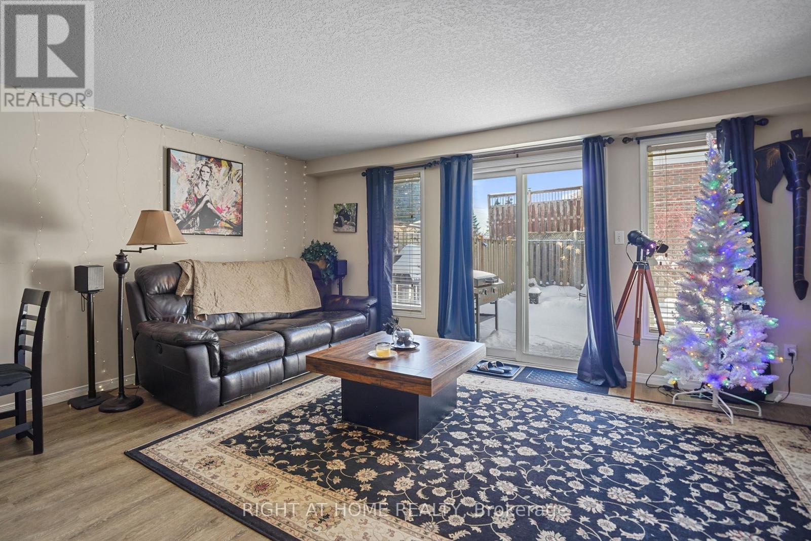 153 Donnenwerth Drive, Kitchener, Ontario  N2E 4C8 - Photo 7 - X12627804