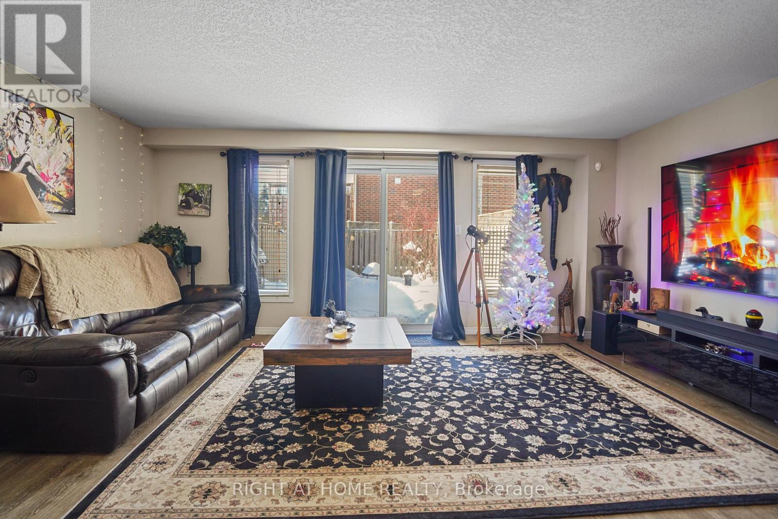 153 Donnenwerth Drive, Kitchener, Ontario  N2E 4C8 - Photo 8 - X12627804