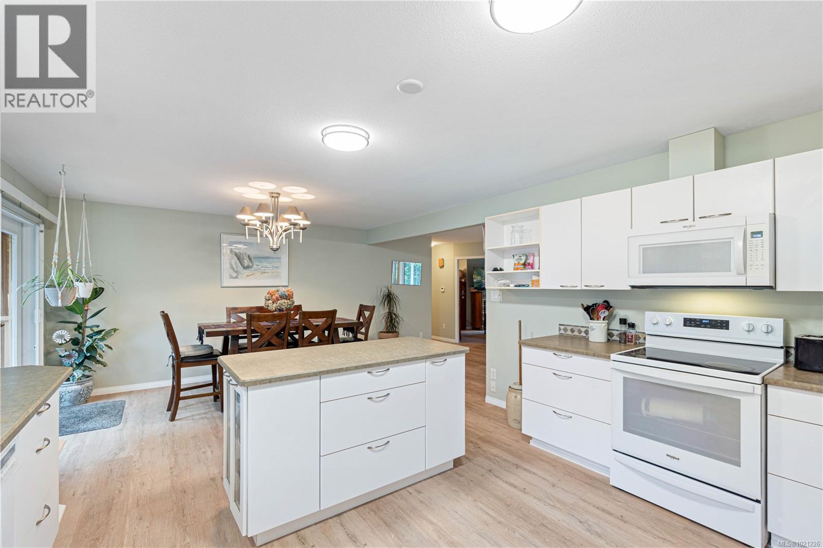 1356 Meadowood Way, Qualicum Beach, British Columbia V9K 2S4 - Photo 37 - 1021226