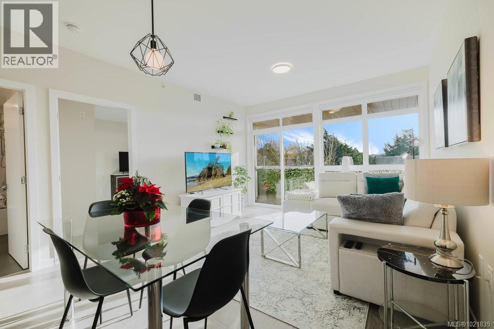 210 881 Short St, Saanich, British Columbia V8X 0B7 - Photo 6 - 1021835