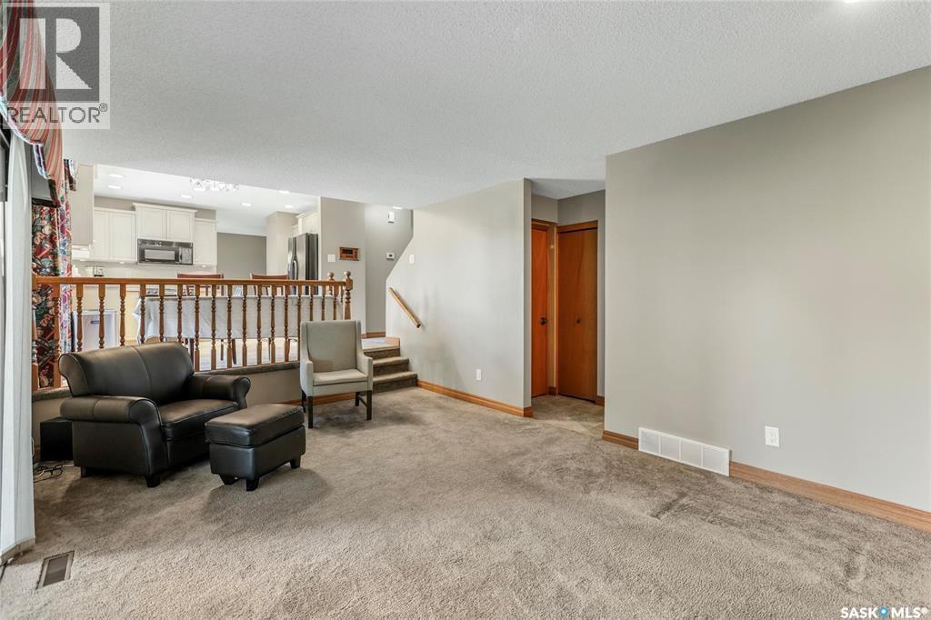 10 Selkirk Crescent, Regina, Saskatchewan  S4S 6J4 - Photo 11 - SK025497