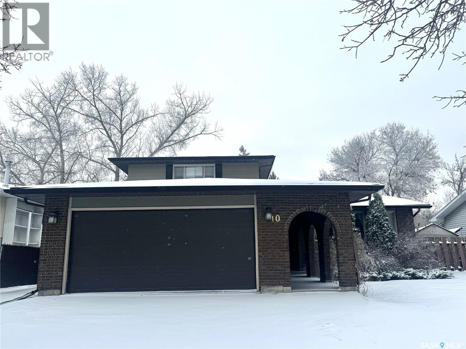 10 Selkirk Crescent, Regina, Saskatchewan  S4S 6J4 - Photo 2 - SK025497