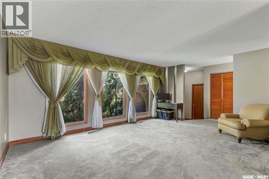 10 Selkirk Crescent, Regina, Saskatchewan  S4S 6J4 - Photo 4 - SK025497