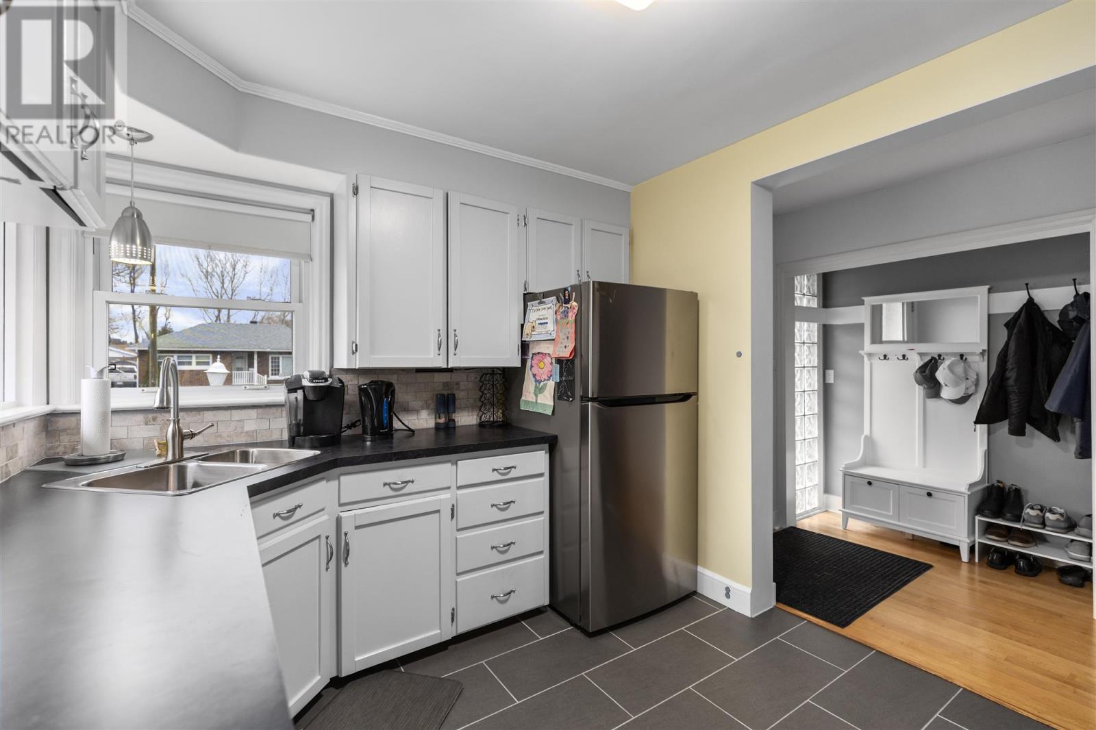 61 Mccrea St, Sault Ste. Marie, Ontario P6A 4A4 - Photo 11 - SM253456