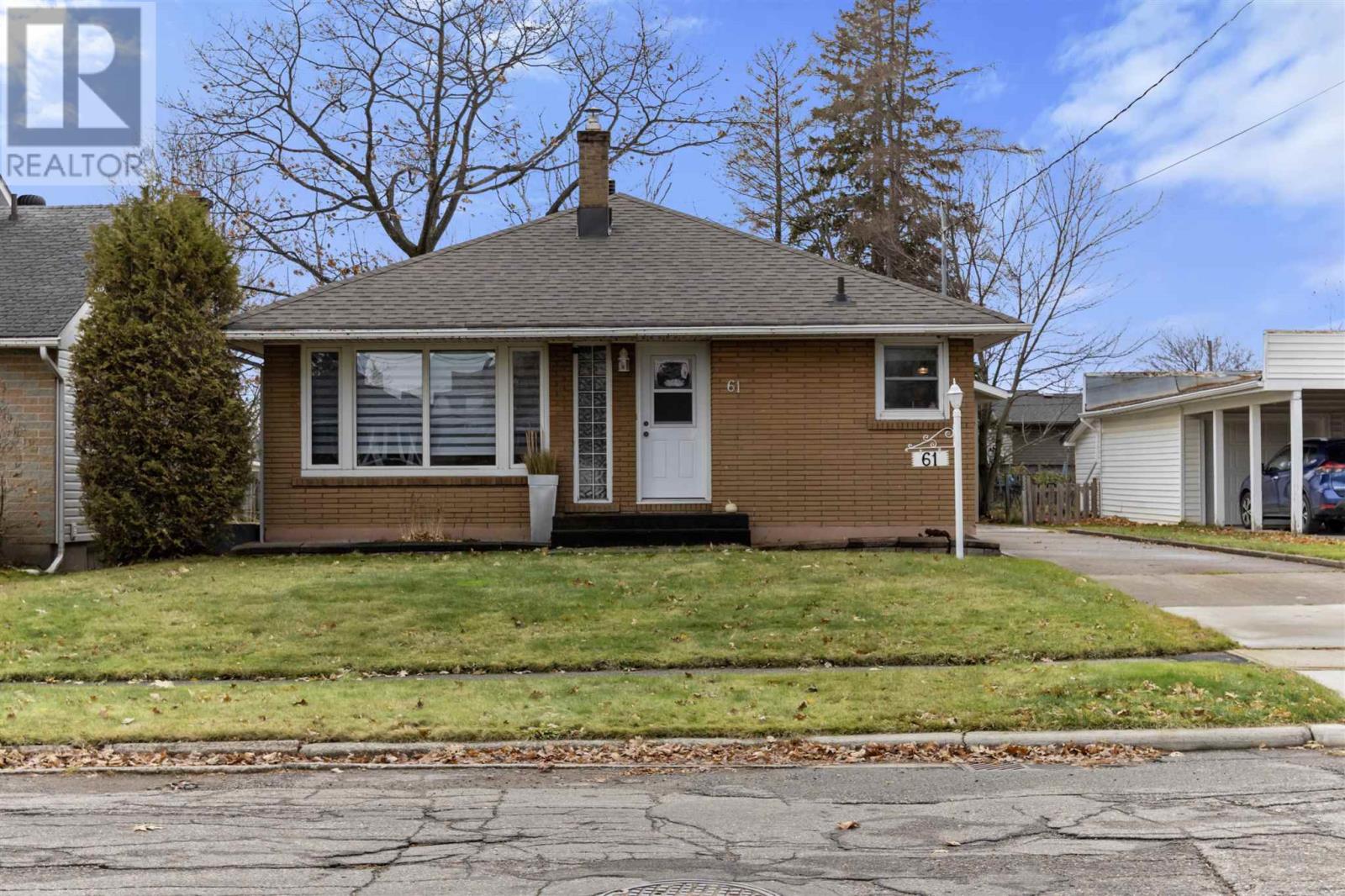 61 Mccrea St, Sault Ste. Marie, Ontario P6A 4A4 - Photo 1 - SM253456