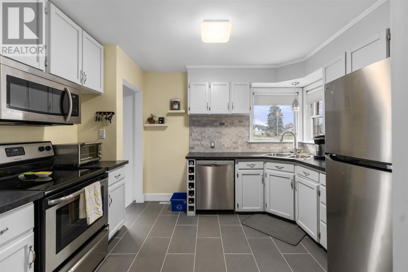 61 Mccrea St, Sault Ste. Marie, Ontario P6A 4A4 - Photo 12 - SM253456