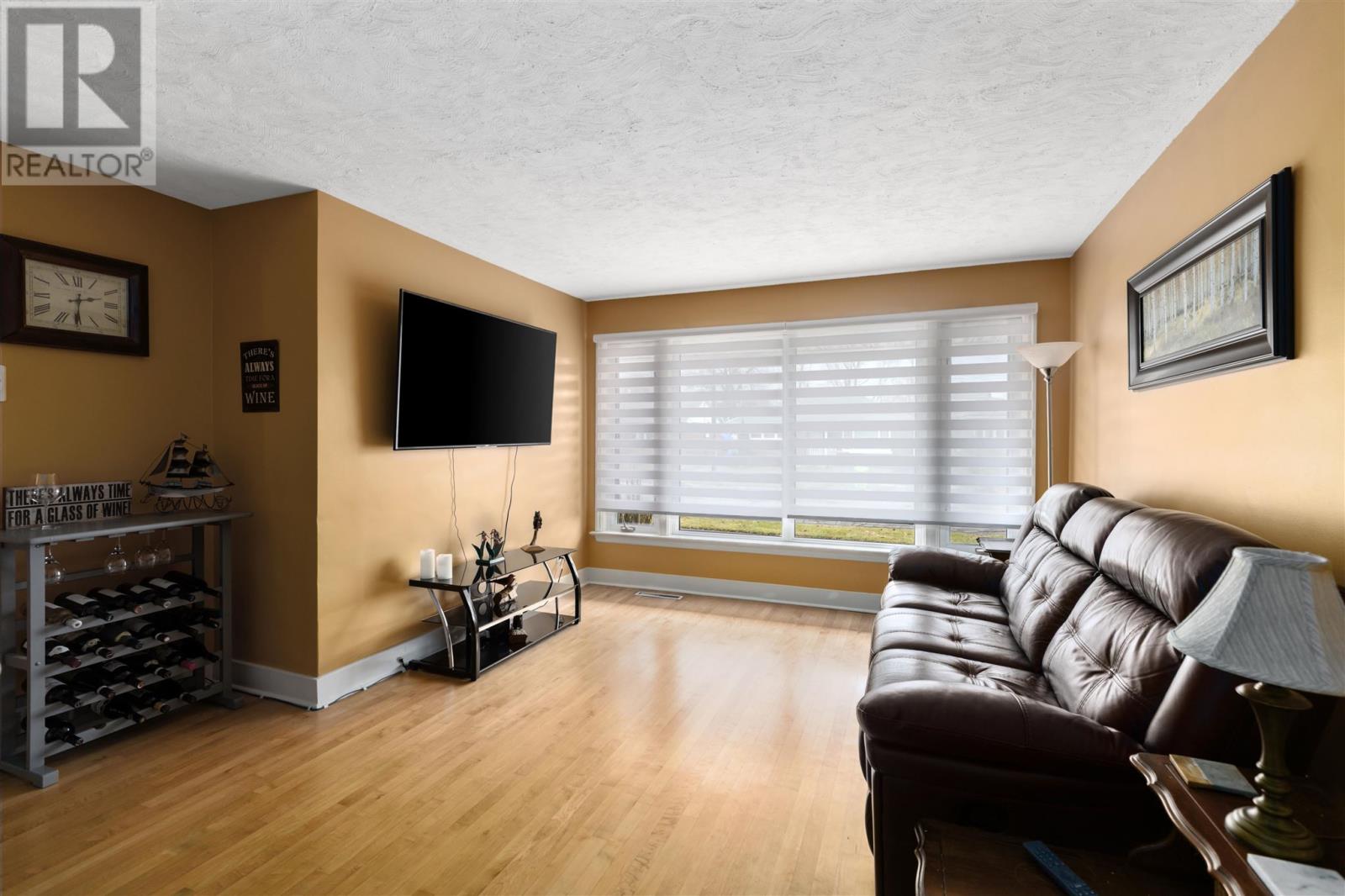 61 Mccrea St, Sault Ste. Marie, Ontario P6A 4A4 - Photo 5 - SM253456