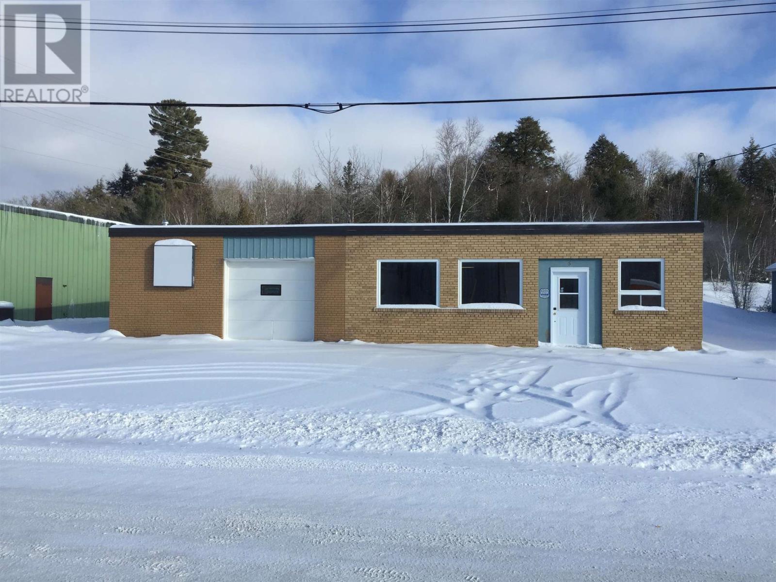 5b Perini Rd, Elliot Lake, Ontario  P4A 2T1 - Photo 2 - SM253457