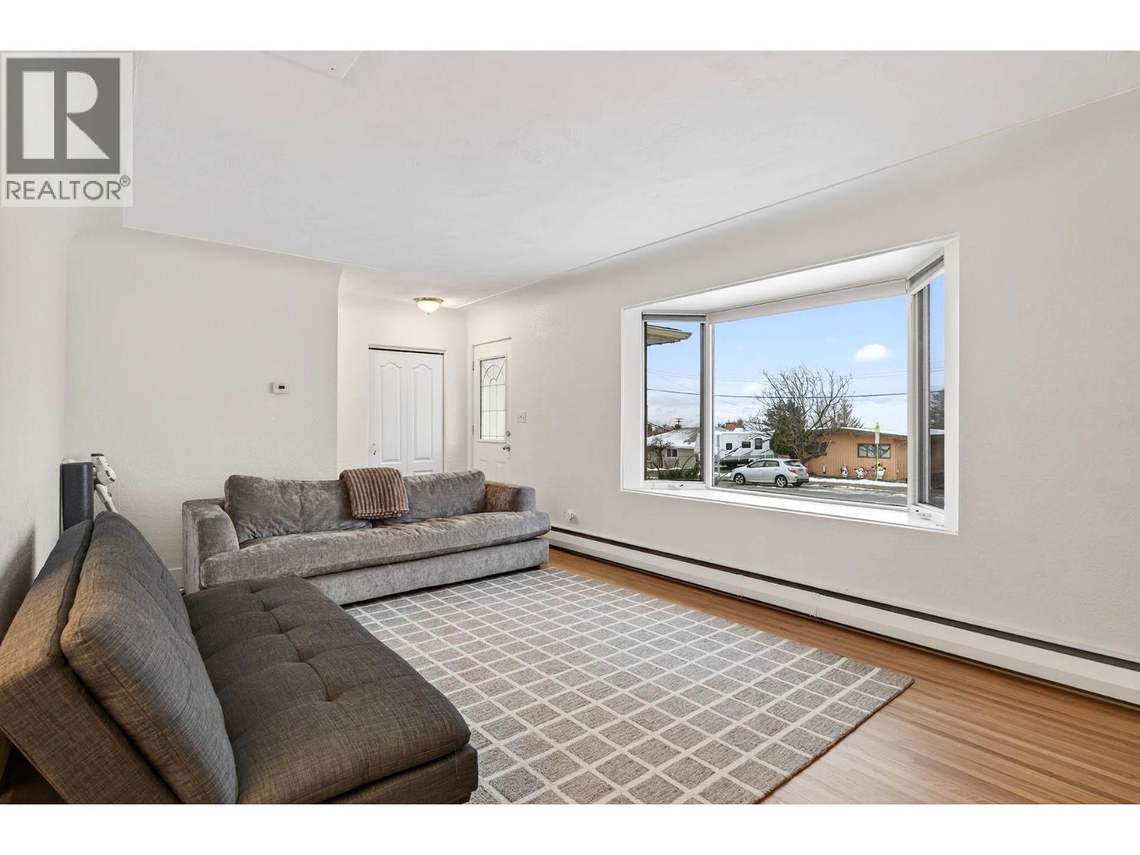 939 Mcmurdo Drive, Kamloops, British Columbia  V2C 3G6 - Photo 4 - 10370810