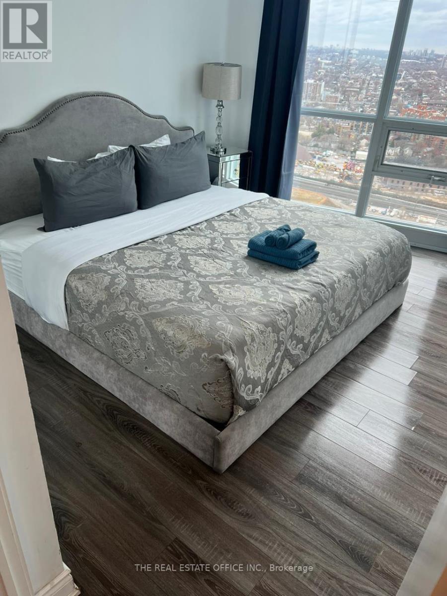 3802 - 219 Fort York Boulevard, Toronto, Ontario  M5V 1B1 - Photo 11 - C12614156